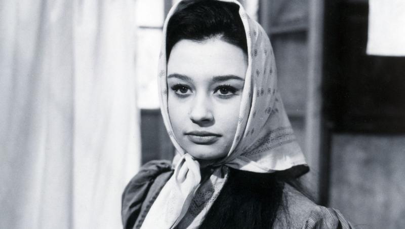 Raffaella Carra, foto alb-negru, când era tânără