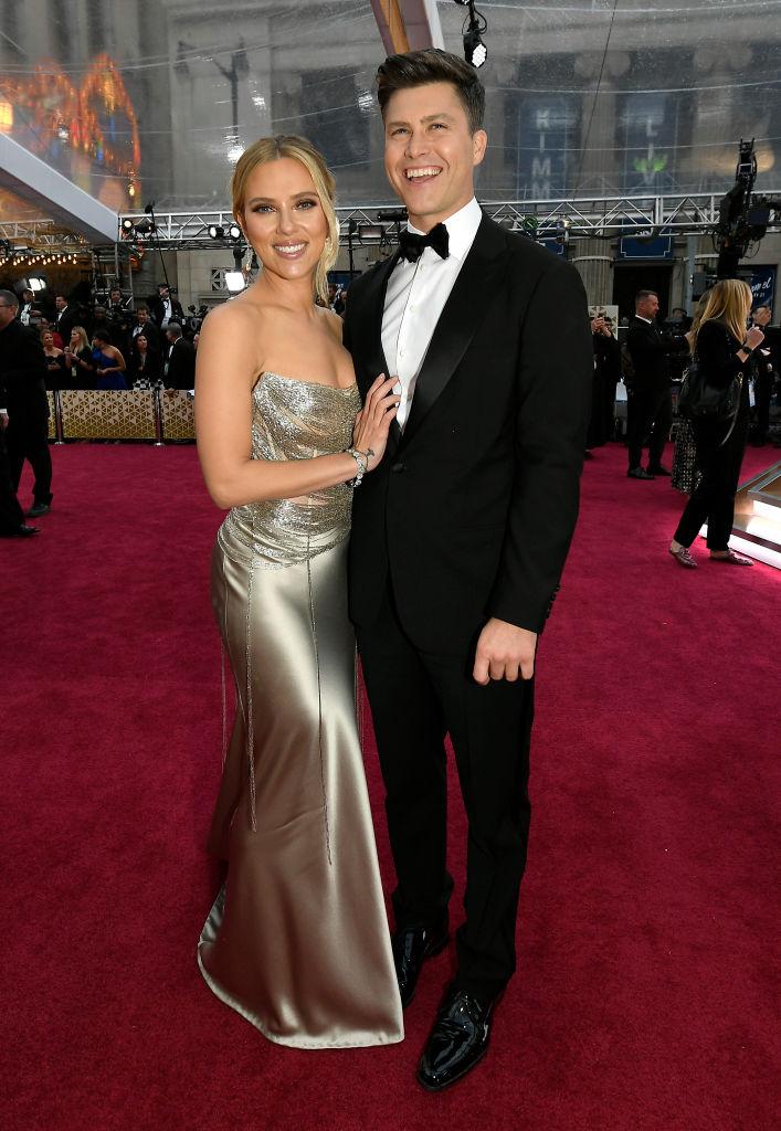 Scarlett Johansson împreună cu actualul ei soț, Colin Jost, la un eveniment public