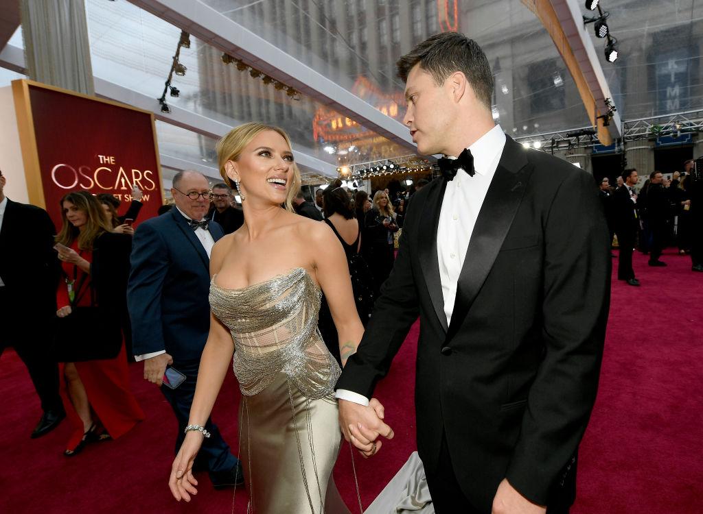 Scarlett Johansson împreună cu actualul ei soț, Colin Jost, la un eveniment public