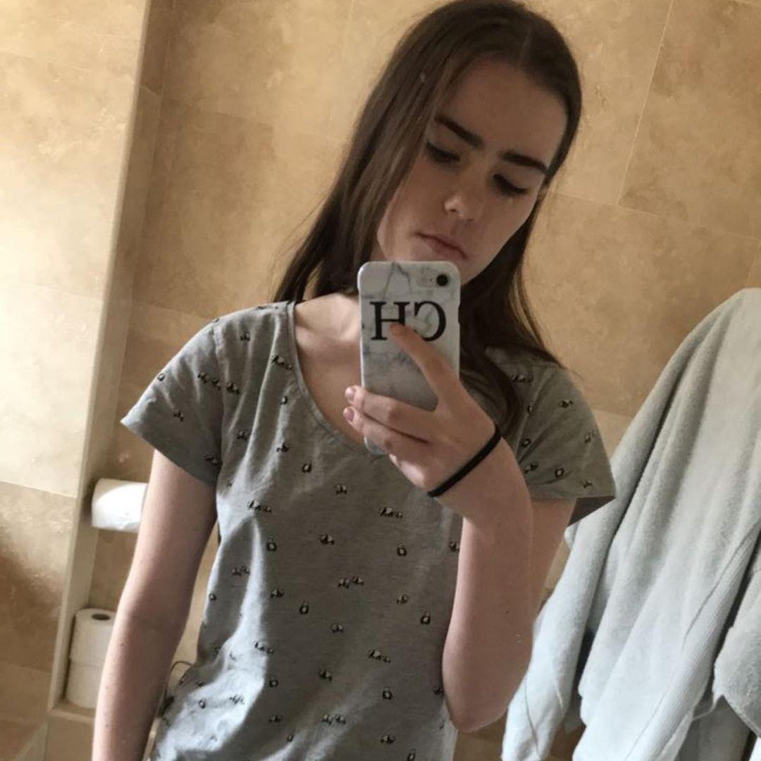 Connie Hatcher, selfie in oglinda pe vremea cand era anorexică