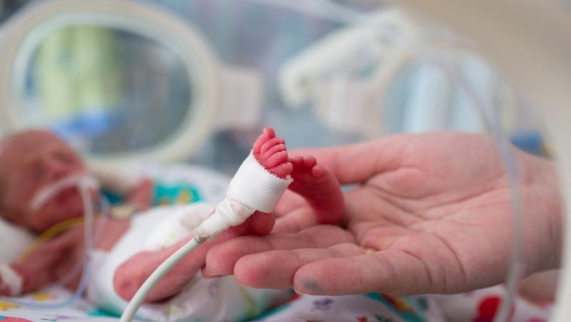 Medicii sunt uluiți de cazul bebelușului prematur născut la doar 212 grame