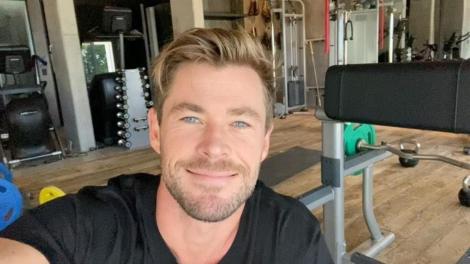 Chris Hemsworth, imaginea din adolescență în care arăta total diferit. Ce mesaje a primit de ziua lui