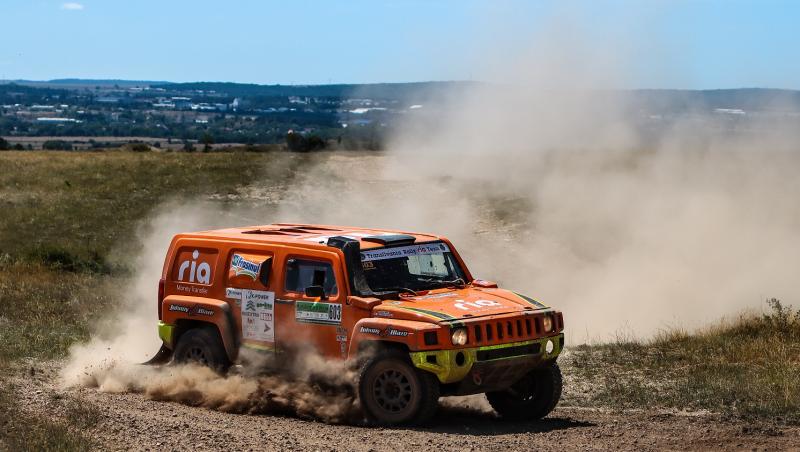 În luna iunie, echipa a urcat pe cea mai înaltă poziție a podiumului și în etapa de Rally Raid de la Satu Mare