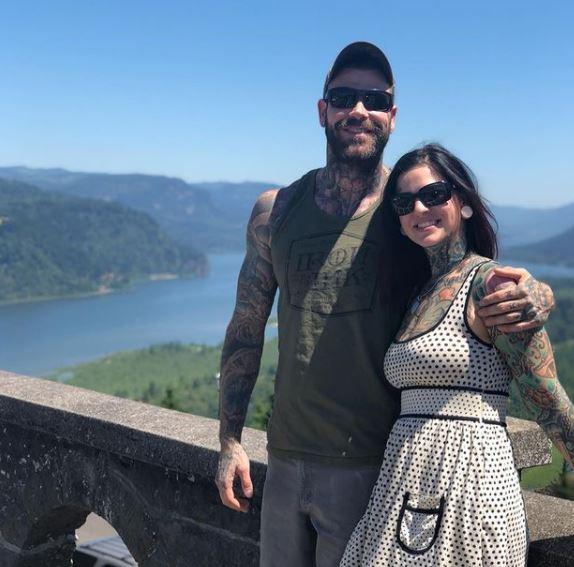 Heidi Lavon are corpul, în proporție de 65%, acoperit de tatuaje. Ceilalți cred că este recidivistă, dar are o meserie normală