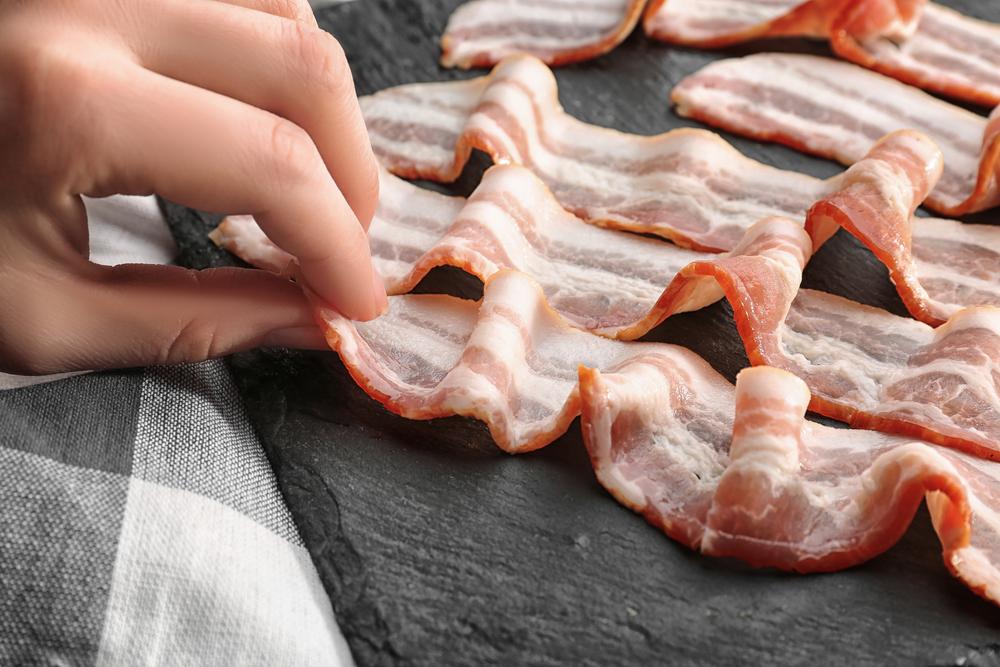 imagine cu felii de bacon