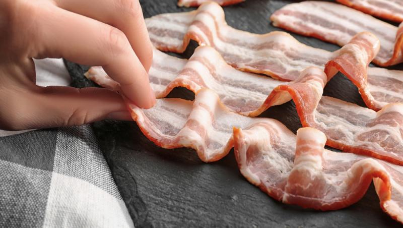 imagine cu felii de bacon