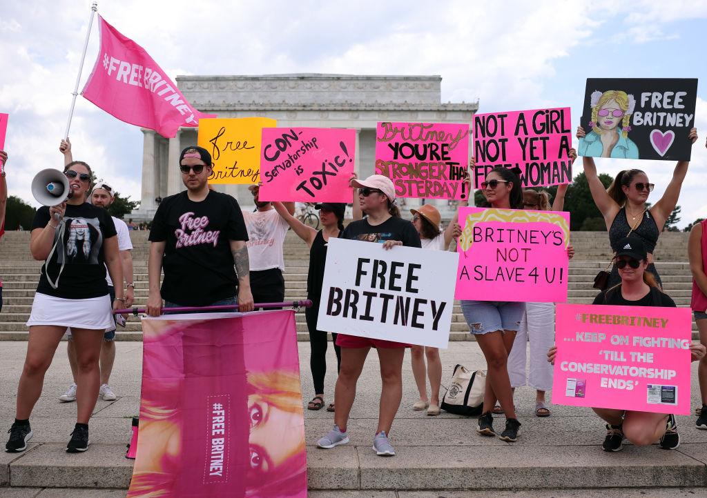 Fani care o sustin pe Britney Spears in procesul cu tatal ei
