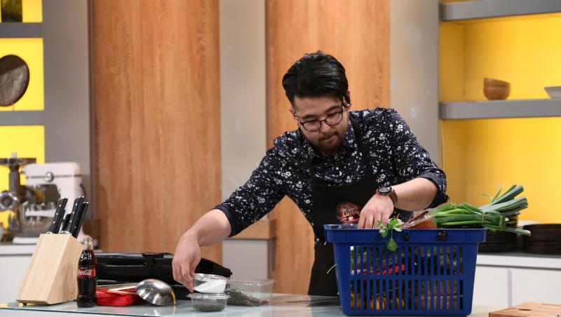 Rikito Watanabe, fostul concurent de la Chefi la cuțite, a surprins pe toată lumea când a publicat pe contul de Instagram o imagine din culisele emisiunii "Splash! Vedete la apă".