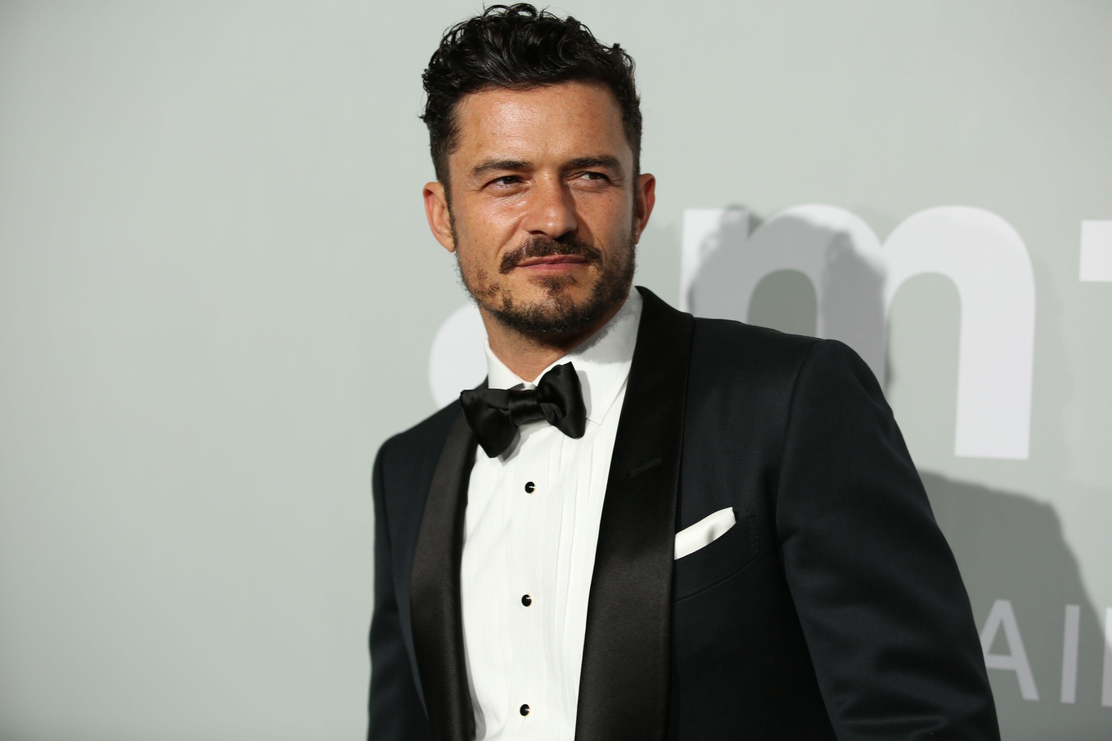 Orlando Bloom a făcut o glumă pe internet prin care și-a folosit și posteriorul gol