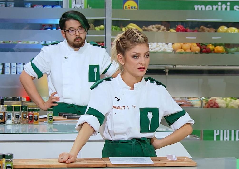 Elena Matei, în uniforma verde, în sezonul 9 Chefi la cuțite