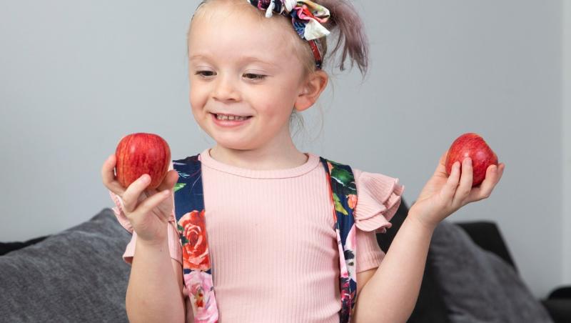 Fetița care a mâncat doar nuggets timp de șase ani a fost vindecată cu ajutorul hipnozei