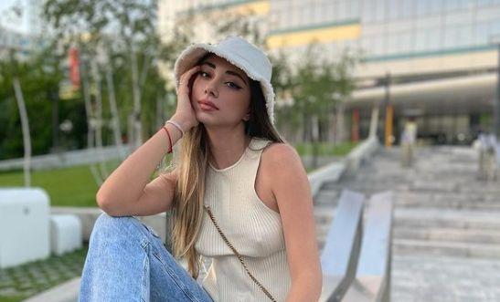 Smaranda Știrbu a purtat cea mai sexy rochie care i-a pus în evidență silueta. Cum a reacționat iubitul ei, Selly