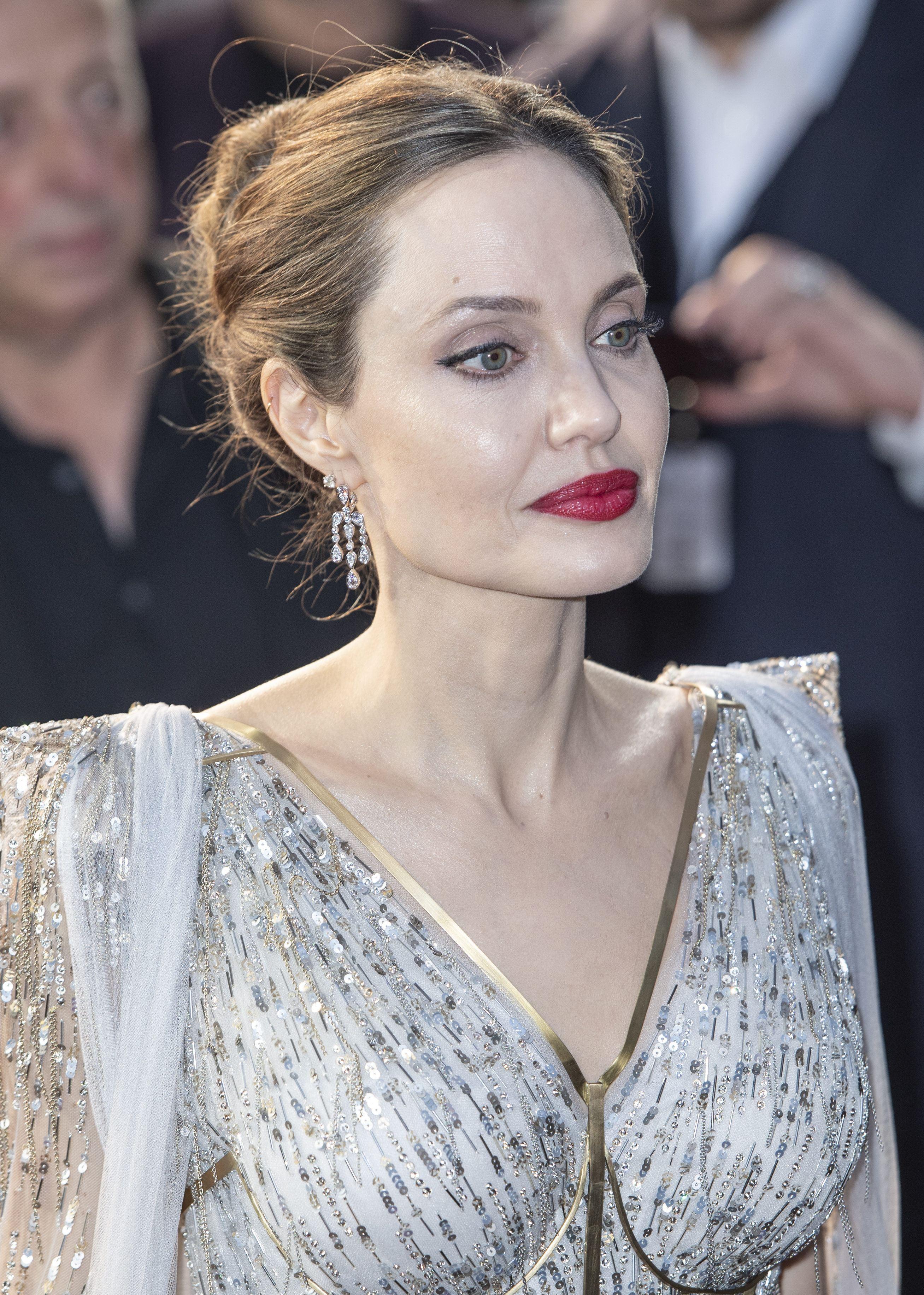 Angelina Jolie și-a creat cont de Instagram și luptă pentru drepturile afganilor