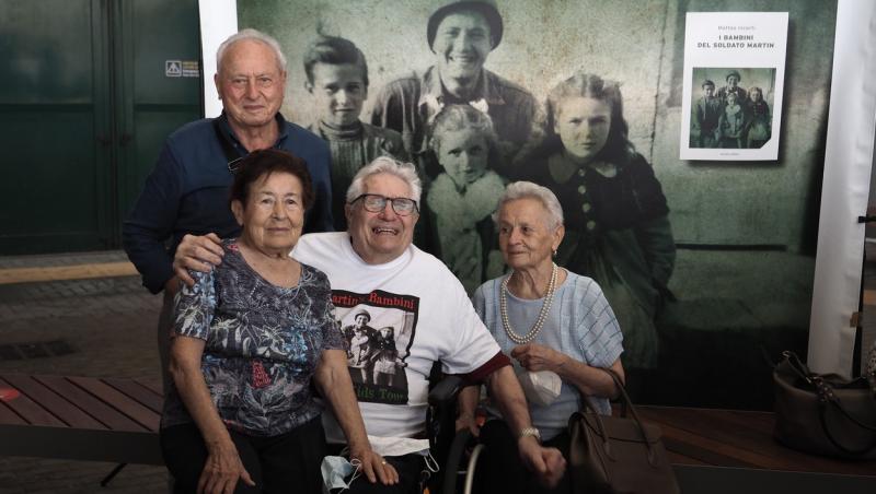Martin Adler, veteran din Al Doilea Război Mondial, s-a reunit cu copiii pe care i-a salvat. Imaginile au ajuns virale