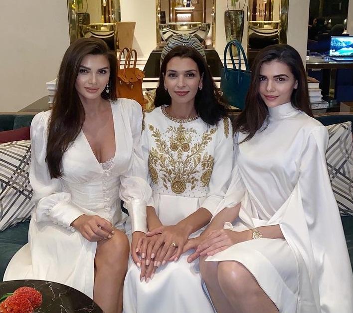 Ramona Gabor, Alina Gabor, Monica Gabor în Dubai, toate cele trei surori