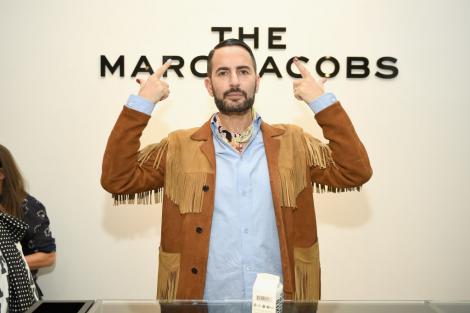 Marc Jacobs și-a făcut un lifting facial, la 58 de ani. Creatorul de modă a publicat poze cu tot capul bandajat. "Nu e o rușine"