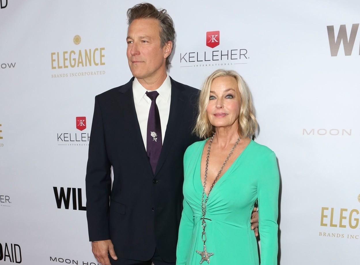 bo derek si john corbett eleganti, pe covorul rosu