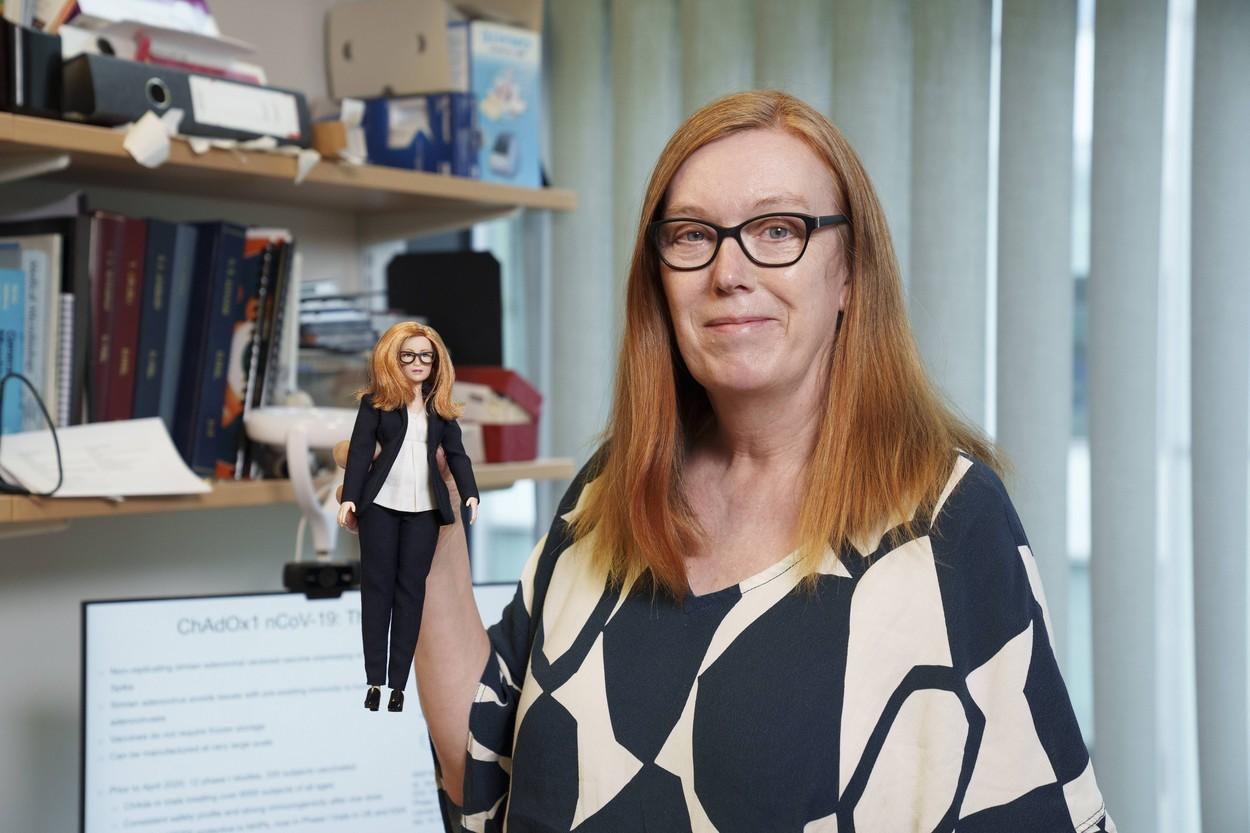 Sarah Gilbert, una dintre co-creatorii vaccinului Oxford-AstraZeneca, a devenit păpușă Barbie