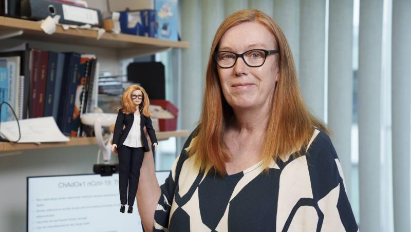 Producătorul american de jucării Mattel a anunțat că a creat păpuşa Barbie în onoarea cercetătoarei britanice