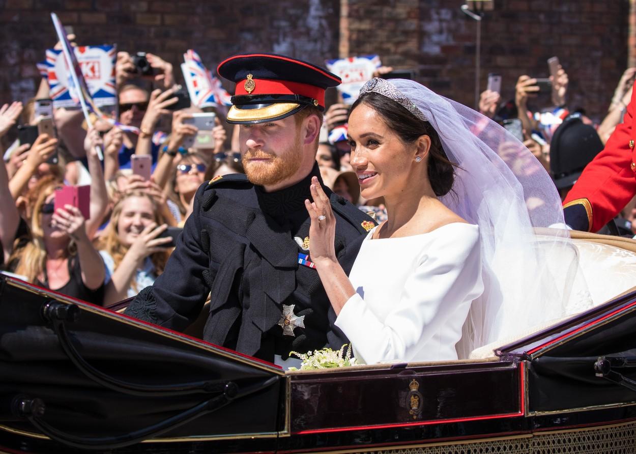 meghan markle si printul harry in ziua nuntii lor, in masina