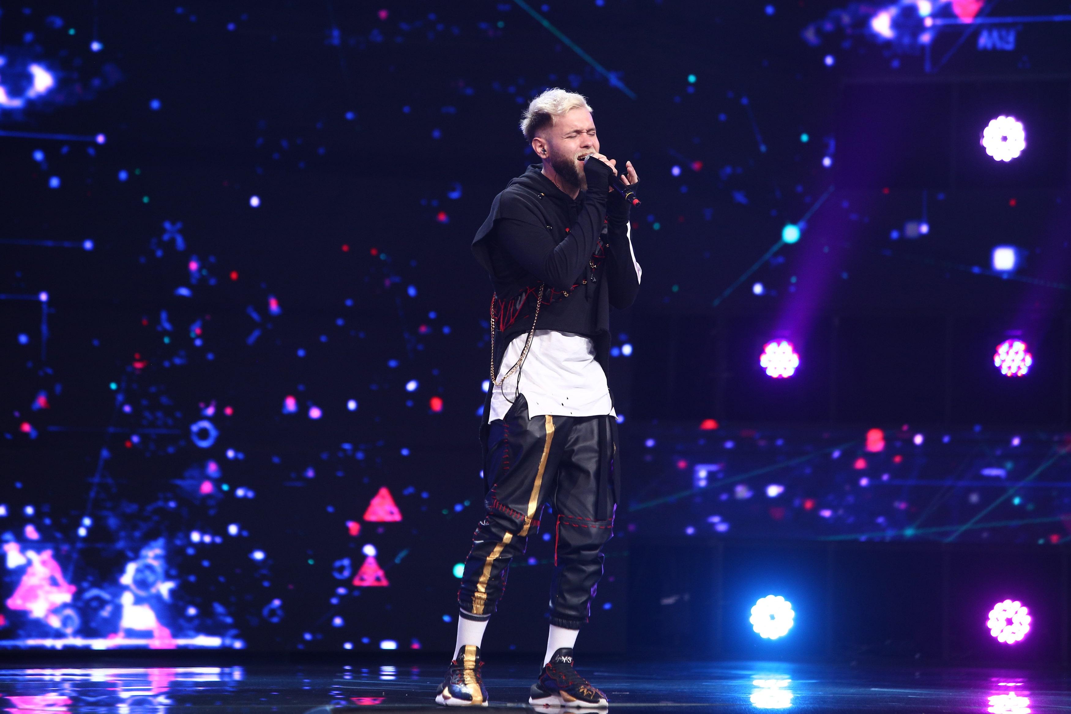 X Factor 2021, 10 septembrie. Elvis Silistra „Majii” a impresionat cu "pachetul complet" cântând piesa Pe tine și sufletul tău