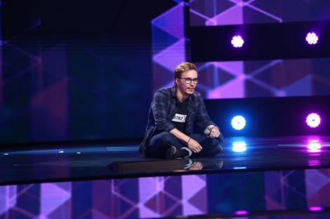 Jurații X Factor, uluiți de un concurent din noul sezon. Claudiu Moise nu poate vorbi, dar cântă: „Ce putere are muzica!”