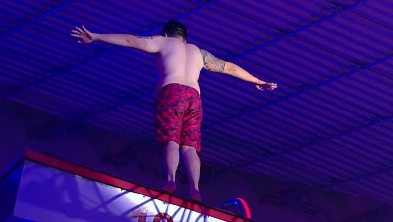 Rikito Watanabe a ales să sară de la platforma de 10 metri, în finala „Splash! Vedete la apă”