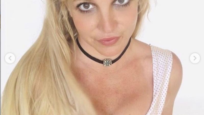 Britney Spears s-a logodit, după ce iubitul ei fusese fotografiat de paparazzii într-un magazin de bijuterii