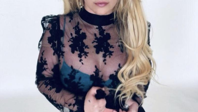 Britney Spears s-a logodit, după ce iubitul ei fusese fotografiat de paparazzii într-un magazin de bijuterii