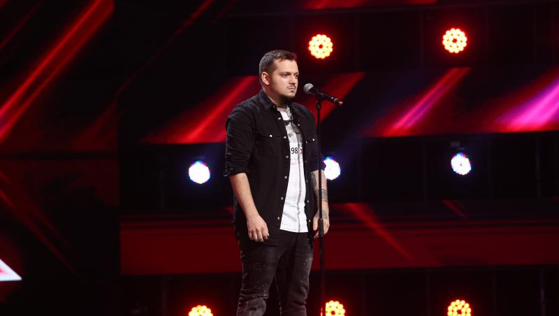 În a treia ediție X Factor 10, Răzvan Sterian a avut o interpretare spectaculoasă, iar vocea sa puternică i-a impresionat pe jurați.