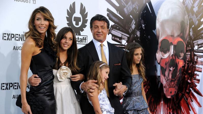 Sistine Stallone, fiica lui Sylvester Stallone, surprinsă într-o ținută sumară. Cum arată fiica celebrului actor