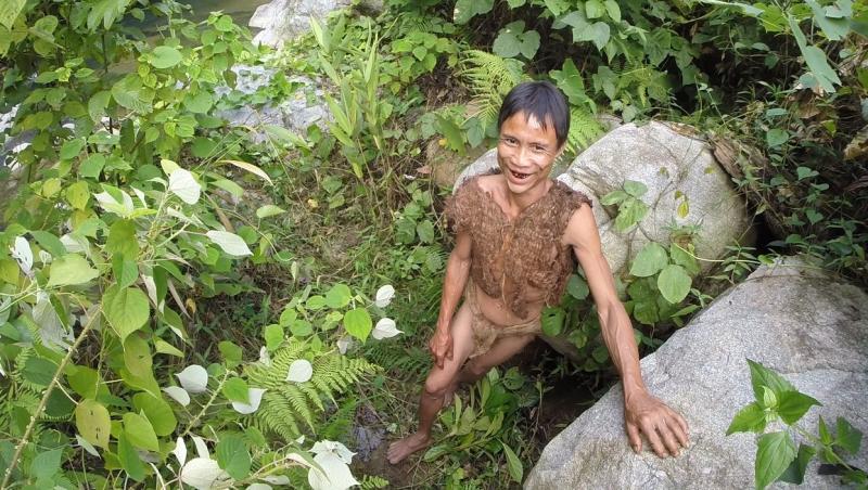 barbatul tarzan, in jungla din vietnam, pe vremea cand traia