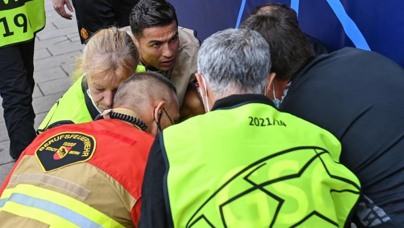 Cristiano Ronaldo a lovit cu mingea o femeie la meciul cu Young Boys. E inconjurat de echipa medicala