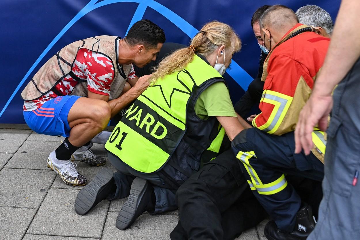 Cristiano Ronaldo a lovit cu mingea o femeie la meciul cu Young Boys. E inconjurat de echipa medicala