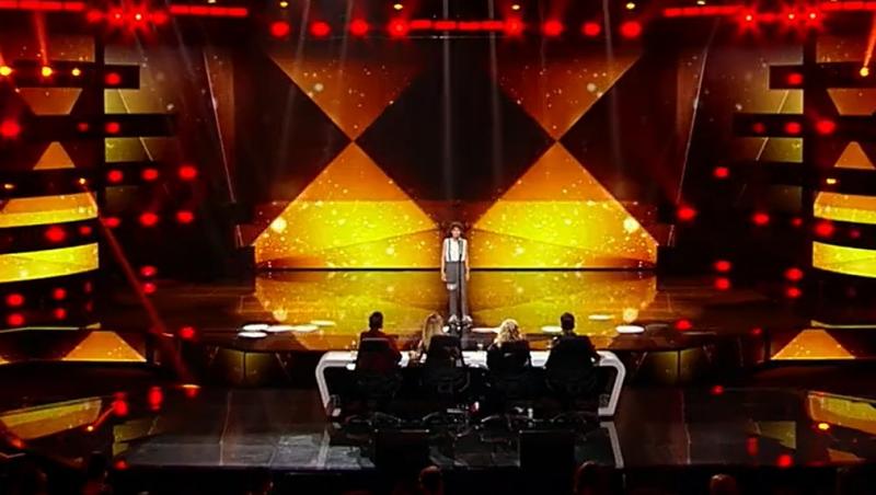 Laura Brumă a făcut spectacol inedit în ediția 4 din sezonul 10 al emisiunii „X Factor” de la Antena 1