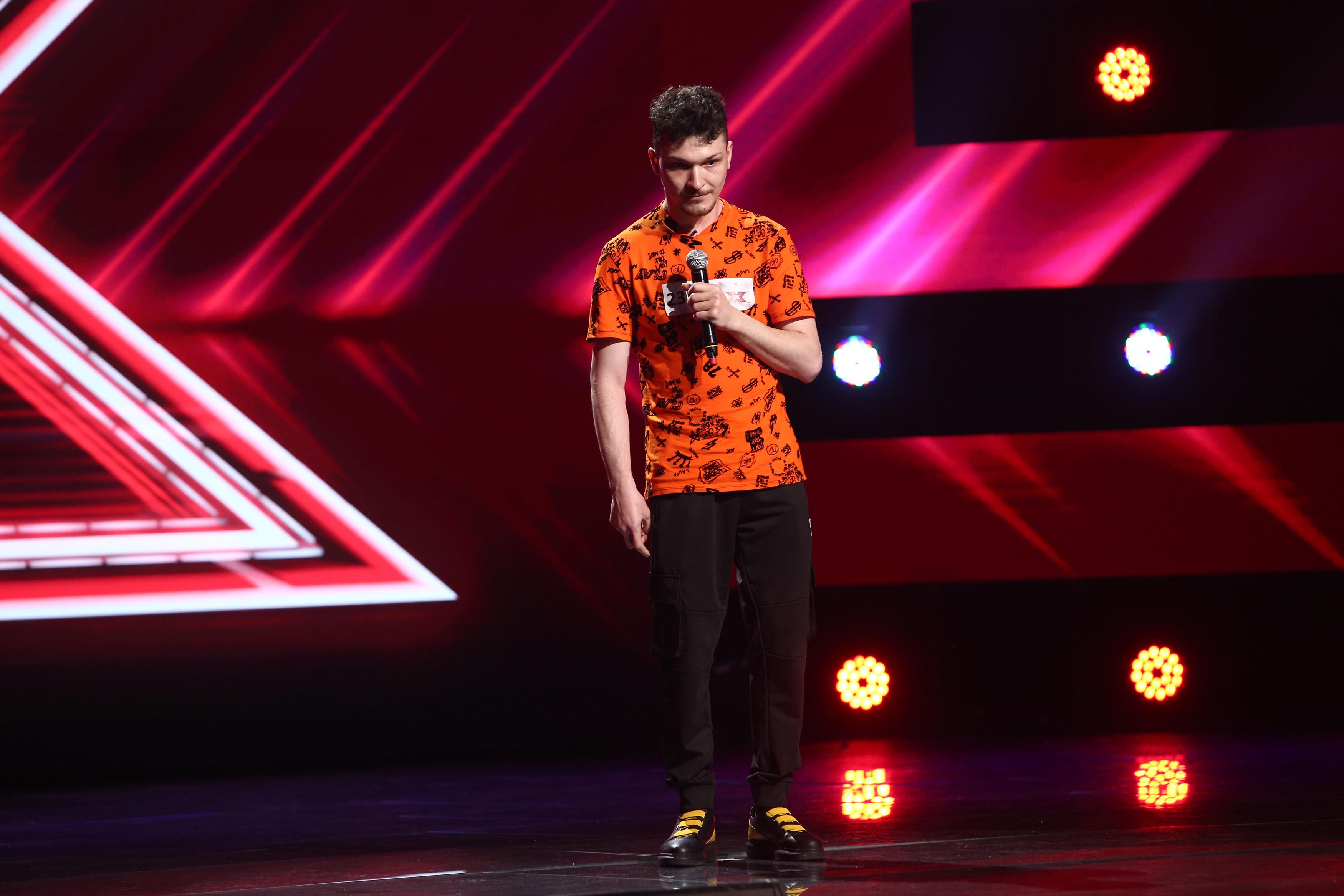 X Factor 2021, 17 septembrie. Andrei Calancea a adus un omagiu tatălui său și apoi a uimit cu piesa „Je suis le même” a lui Garou