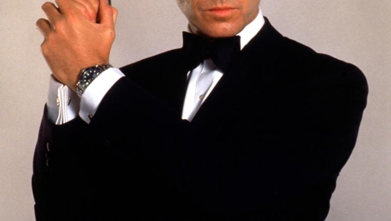 Pierce Brosnan, de nerecunoscut la plajă. Cum arată fostul James Bond la bustul gol, la 68 de ani