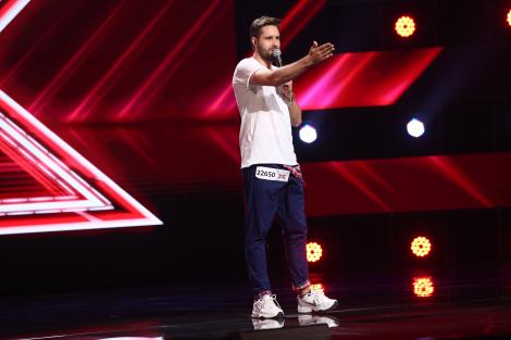 X Factor 2021, 24 septembrie. Daniel Chodyna a venit să-și susțină amicul, dar a cântat și el piesa Can't stop the feeling