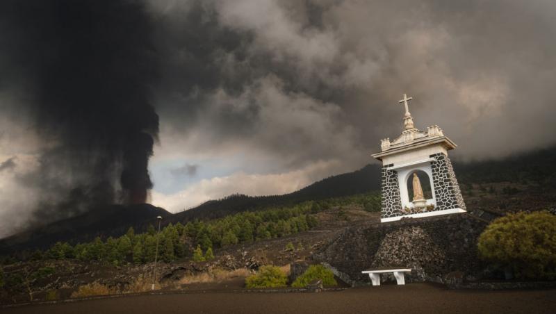 Cum ne putem proteja de norul toxic care vine deasupra României. Erupția vulcanului din insula spaniolă La Palma ne poate afecta