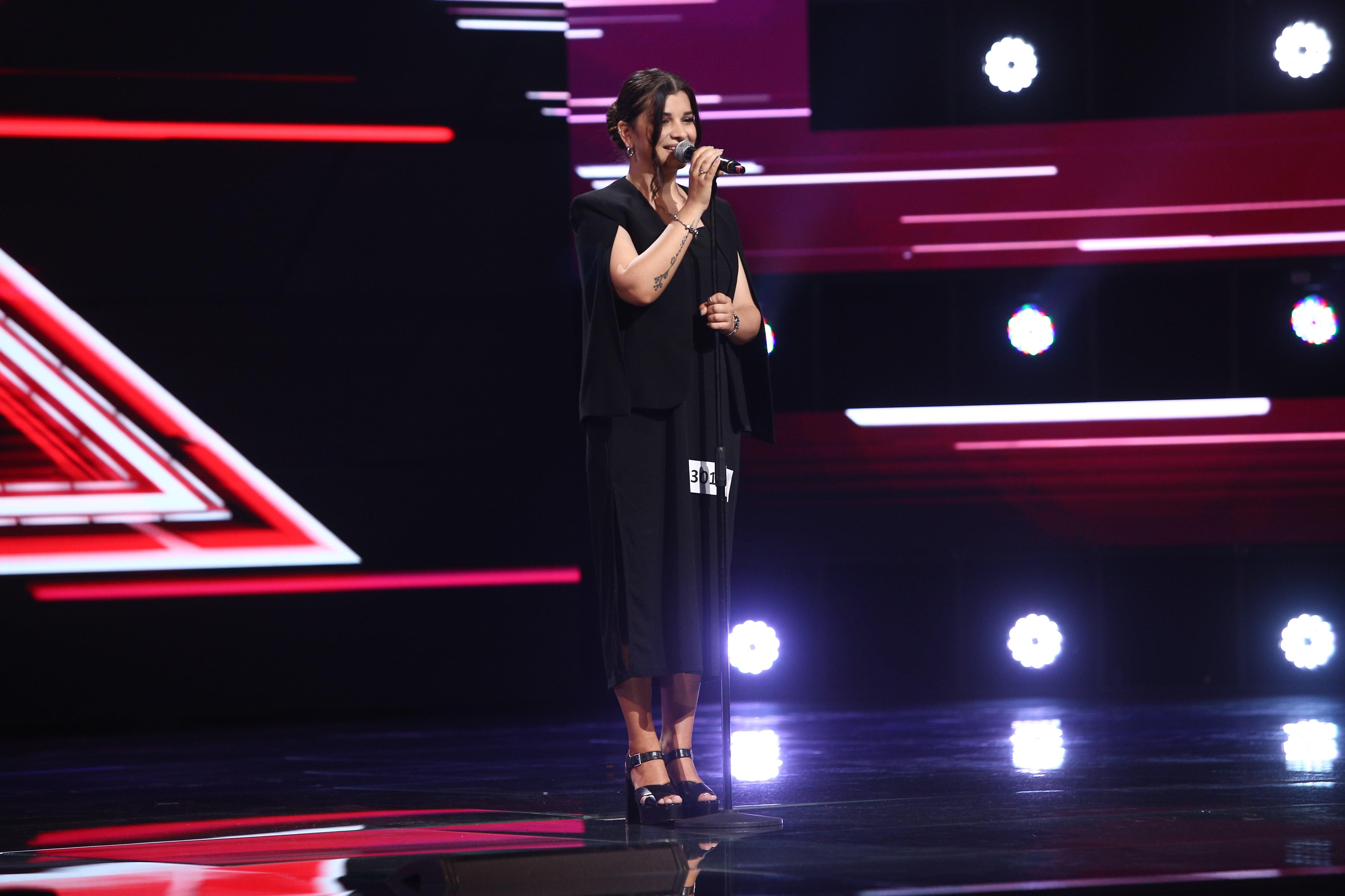 X Factor 2021, 1 octombrie. Ana Vacari i-a mișcat pe jurați cu piesa Stand Up for Love. Delia și Loredana s-au ”bătut” pe ea
