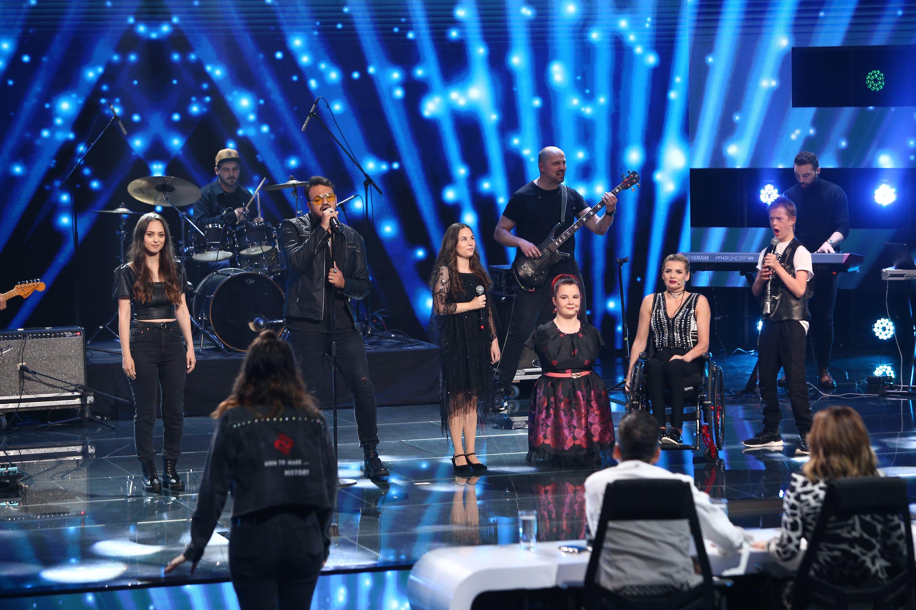 Andrada Precup, Dragoș Moldovan, Lorelai Moșneguțu, Jeni Ion, Anamaria German și Vlad Negoiță au deschis sezonul 10 X Factor