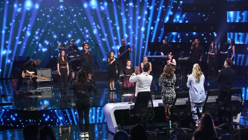 Invitații speciali au deschis sezonul 10 din X Factor. Andrada Precub, câștigătoarea ulitmului sezon a revenit pe scenă