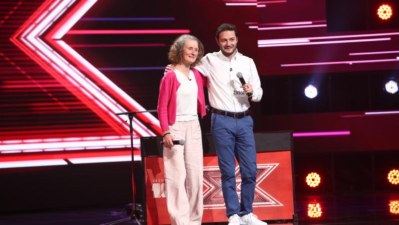 Ștefan J Doyle, alături de mama adoptivă pe scena X Factor 2021