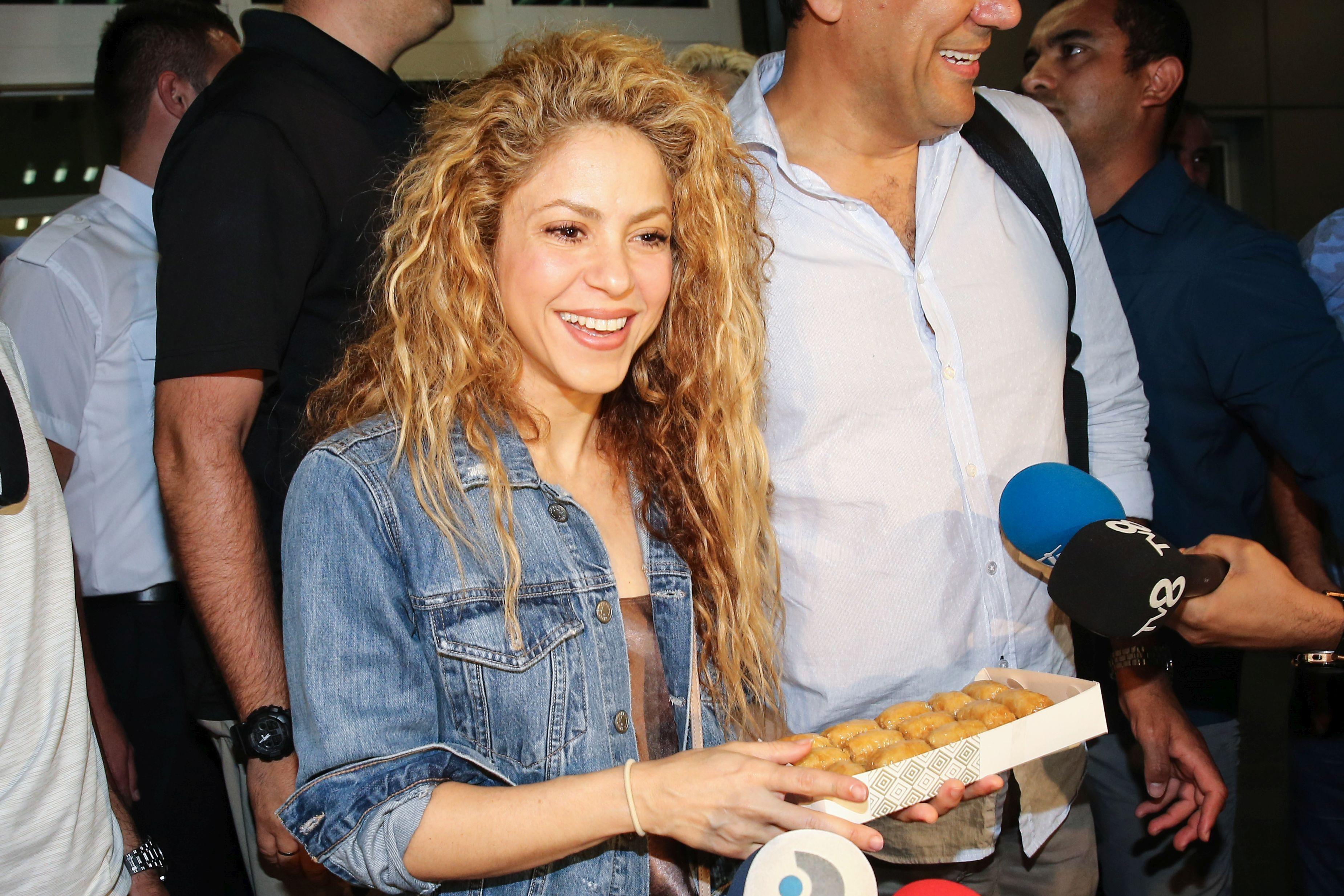 Shakira a publicat o imagine absolut emoționantă cu părinții ei. Ce mesaj i-a făcut tatălui de ziua lui