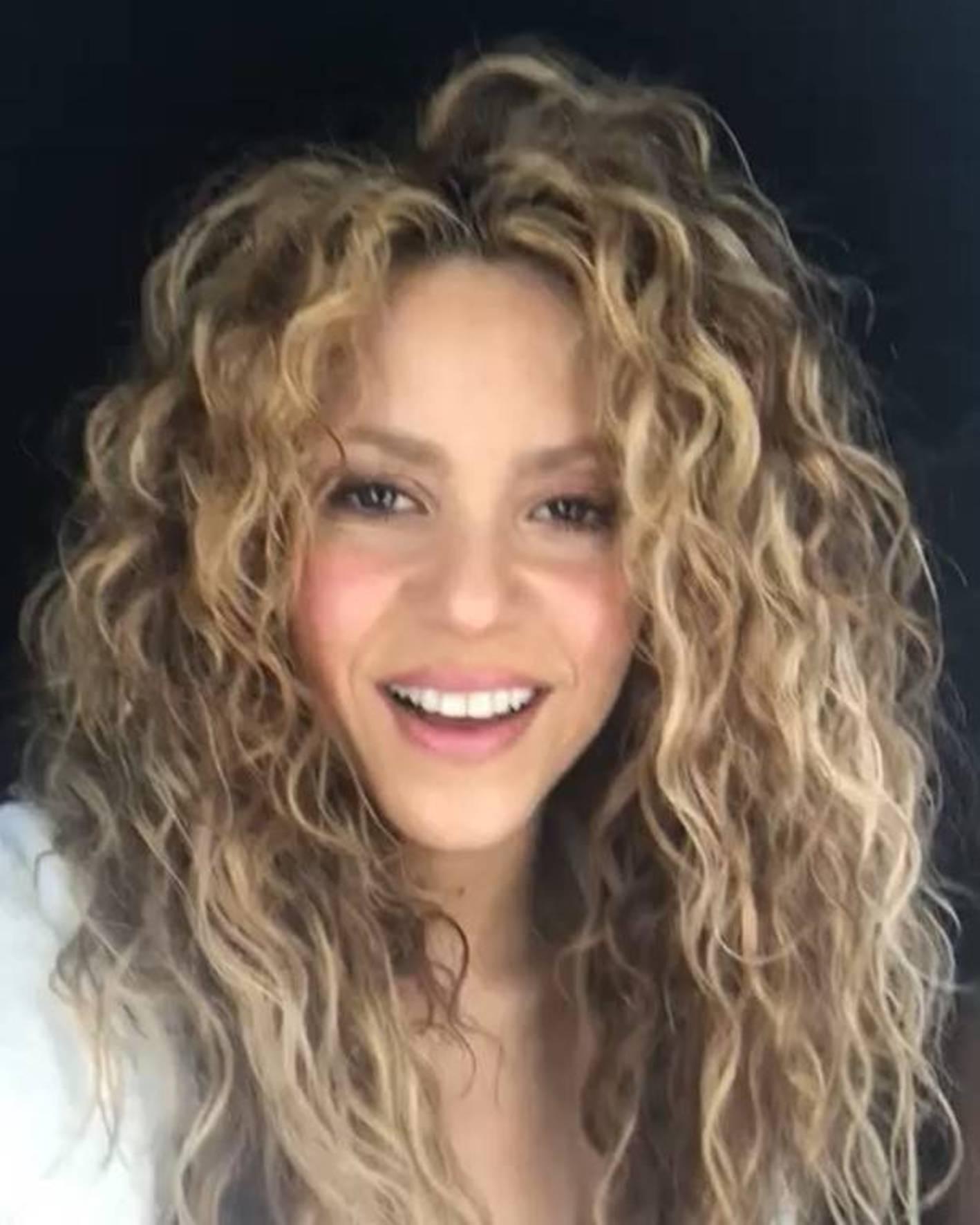 Shakira a publicat o imagine absolut emoționantă cu părinții ei. Ce mesaj i-a făcut tatălui de ziua lui