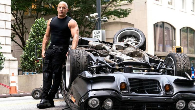 Vin Diesel nu mai are trupul lucrat pe care îl avea odată. Ipostazele în care l-au surprins paparazzi îl fac de nerecuoscut