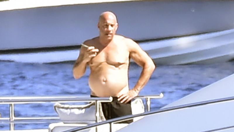 Vin Diesel nu mai are trupul lucrat pe care îl avea odată. Ipostazele în care l-au surprins paparazzi îl fac de nerecuoscut