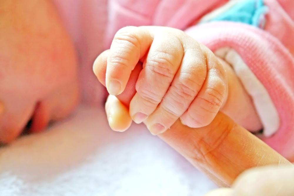 Două gemene siameze au fost separate după o operație care a ținut 12 ore. Ele erau unite în zona capului. Care e starea lor