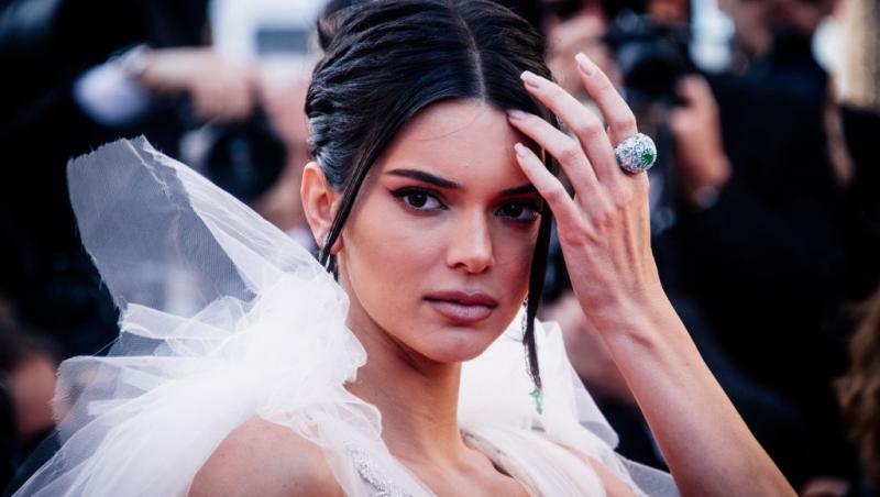 Kendall Jenner spune că a cerut voie miresei ca să poarte o anume rochie la nuntă. Cum a arătat în ținuta considerată „neadecvată”