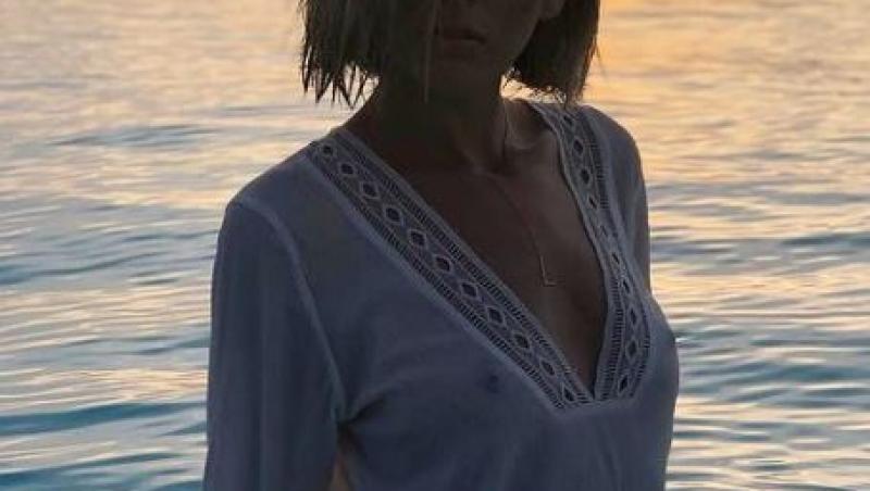 Ipostaza provocatoare, cu posteriorul la vedere, în care s-a lăsat fotografiată Lidia Buble pe plajă, în vacanță. Reacția fanilor